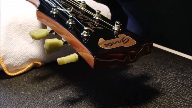 Removing the Headstock Label on a GROTE Les Paul Copy смотреть онлайн