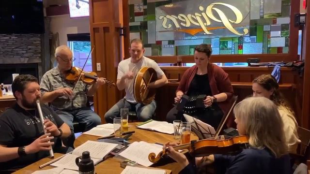 John Ryan's Polka live at Piper's Pub смотреть онлайн