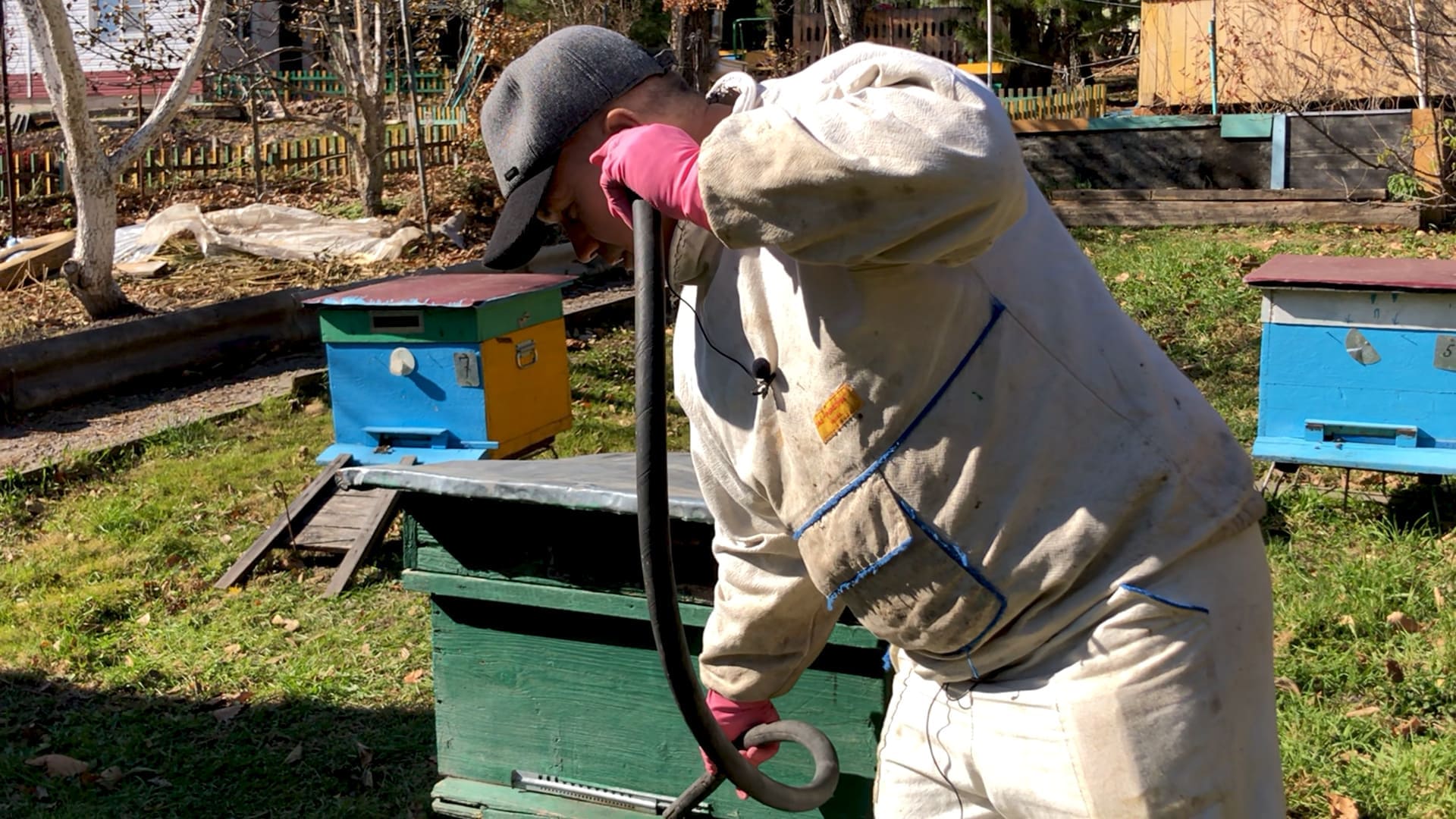 ГЛАВНЫЙ СЕКРЕКТ ПЧЕЛОВОДА! ЛАЙФХАК #пасека #пчеловодство смотреть онлайн