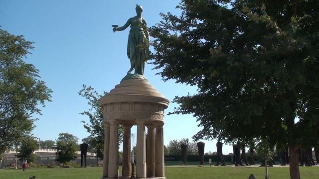 Joseph Rosenberg Fountain in Grant Park, Chicago смотреть онлайн