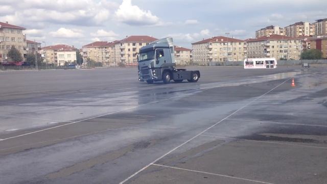 YENİ CARGO 1846T NEREDE ALKIŞLAR ?