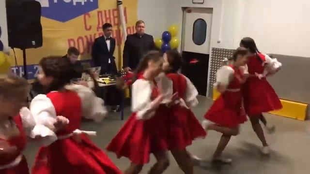 Русский танец, в исполнении танцевального коллектива Diamond girls смотреть онлайн