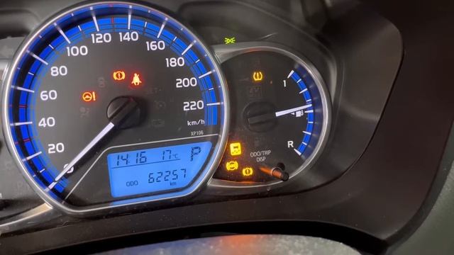 Toyota Yaris presión de neumaticos. Tyre pressure monitor sensor #Toyota #Yaris смотреть онлайн