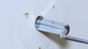 Как снять ручку с двери ? Как снять дверную ручку и поставить новую ?