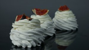 ПИРОЖНОЕ "ПАВЛОВА" С ЛИМОННЫМ КУРДОМ