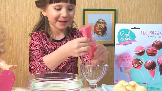 Как приготовить Кейк попсы, распаковка набора, HOW to make CAKE pops смотреть онлайн
