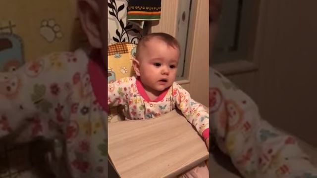 Моя внучка Любонька пробуем первый раз варенье с кизила смотреть онлайн