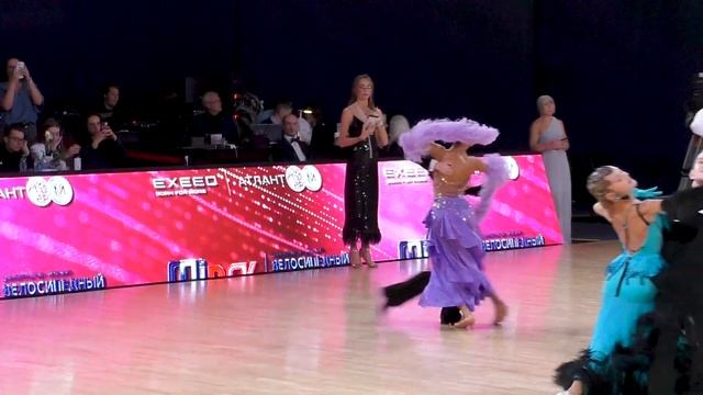 Медленный вальс / Юниоры-1 St (Open) финал - Чемпионат Минска (20.05.2023) спортивные бальные танцы смотреть онлайн