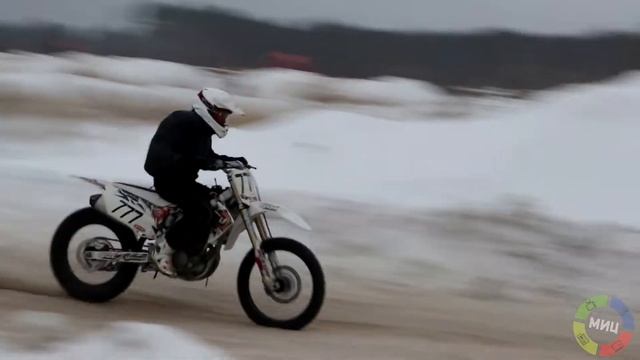 Соревнования по зимнему мотокроссу смотреть онлайн