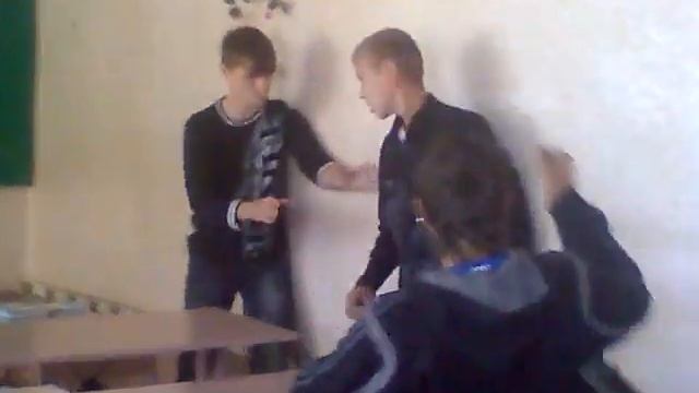 Унизили пацана так не ловко:( смотреть онлайн