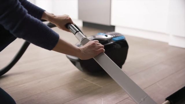 Comment nettoyer les serpentins du condenseur de votre réfrigérateur Whirlpool® смотреть онлайн