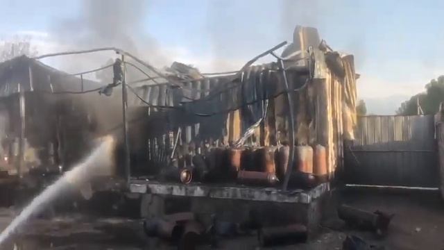 Тушение пожара на газозаправочной станции в Алматинской области смотреть онлайн