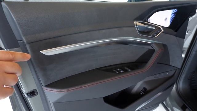 Новая Audi Q8 E-tron Vs SQ8 E-tron в кузове спортбэк  - ответный удар по BMW IX и внедорожнику EQE