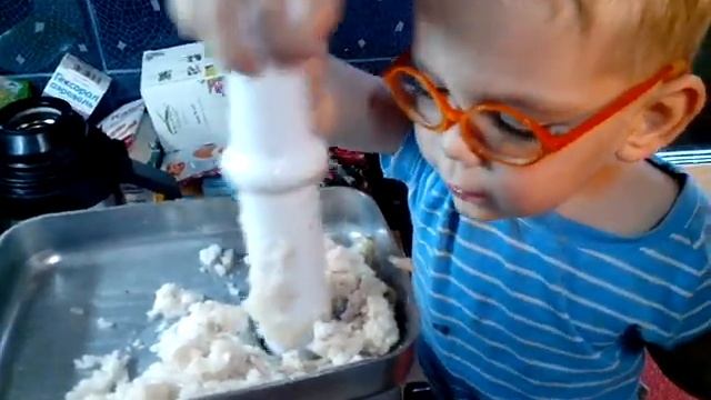 Елисей делает котлеты из щуки !!! смотреть онлайн