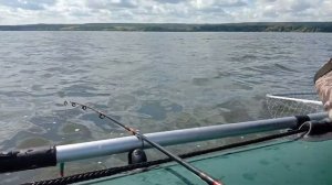 СОМ НА КВОК .С ПОПЛАВКОМ НА СОМА.