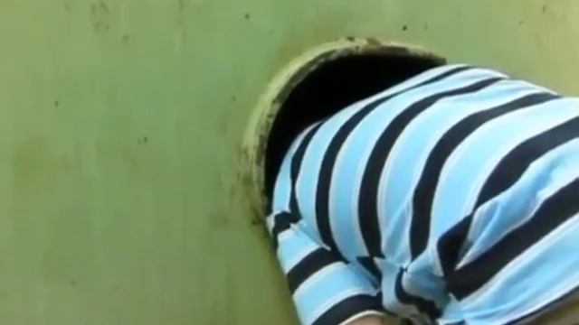 Аве Мария в пустой цистерне! :-) смотреть онлайн