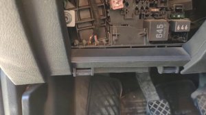 Шкода А7 ремонт прикуривателя ,а также лючка бензобака .