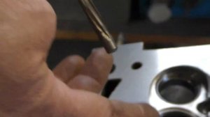 На сколько надо разворачивать направляющие втулки ГБЦ .Развёртки для впускных и выпускных втулок ГБ