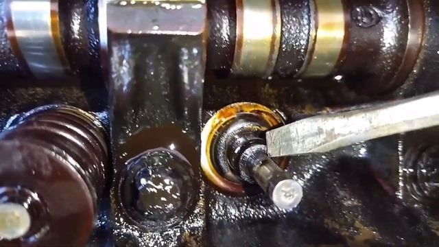 Меняю маслосъëмные колпачки не снимая ГБЦ k7j Logan, Clio, Kango. смотреть онлайн