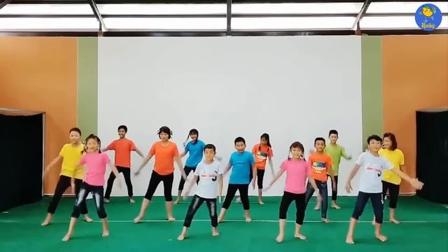 Dancing Kids # Waka Waka смотреть онлайн