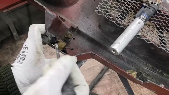 как починить бампер своими руками. Сварка пластика полимером с латунной сеткой . смотреть онлайн