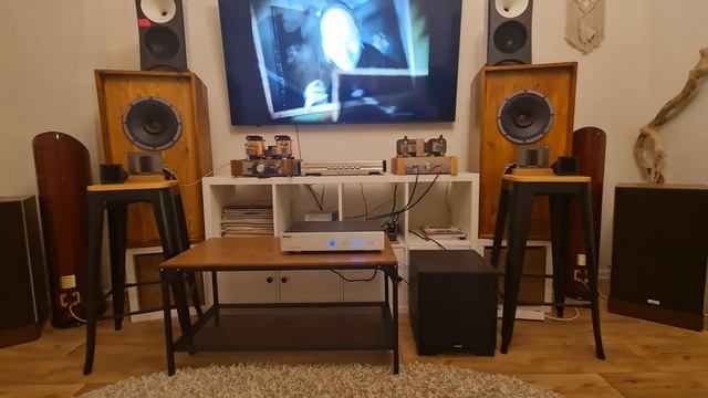 Хай-энд своими руками(почти): 2 ЦАПа Denon и Xindak, 2 ламповых усилителя, активный саб, ширик смотреть онлайн