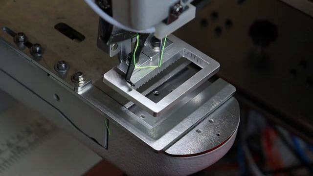Как работает машина для пришивания липучек? смотреть онлайн