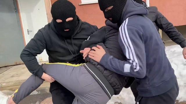 НАКАЗАЛ ГОПНИКА за ШКОЛЬНИКА! ПОХИЛ его И ВЫВЕЗ на РАЗБОРКИ! смотреть онлайн