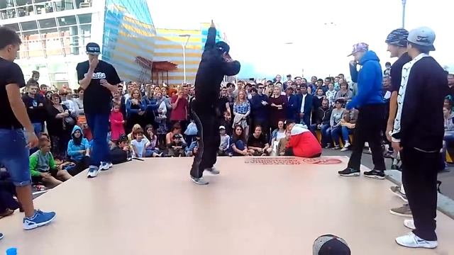 Break Dance Battle Invalid Square vs Funk Fanatiks смотреть онлайн