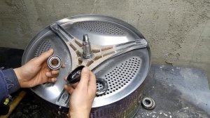 Как правильно наносить смазку на сальник стиральной машины.