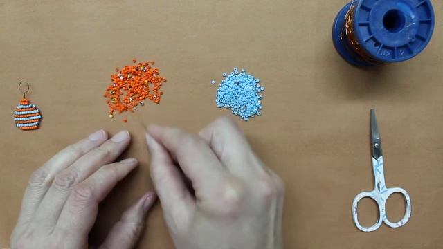 Самоучитель по бисероплетению. Часть вторая (новогодние игрушки). Изделие № 2 "Шарик" смотреть онлайн