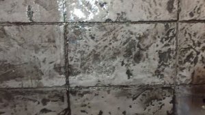 РЕМОНТ ВАННОЙ КОМНАТЫ. НАНОСИМ ЭПОКСИДНУЮ СМОЛУ НА СТЕНЫ. АРТ БЕТОН. ДЕКОРАТИВНАЯ ШТУКАТУРКА.