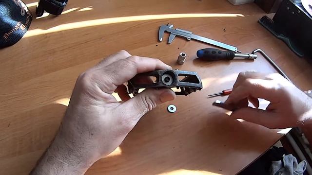 Как затянуть контргайку в педали? смотреть онлайн