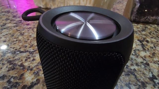 MIATONE QBOX Bluetooth Speaker Unboxing, Bass Test & Sounds Review ? Wear High Quality Headphones.. смотреть онлайн