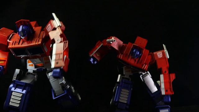 [Unboxing] Auto Transform Optimus Prime (Elite Edition) by Robosen смотреть онлайн