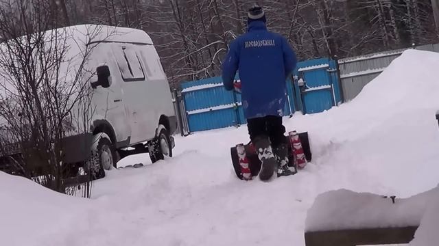 Уборка снега мотоблоком Салют100- с отвалом смотреть онлайн