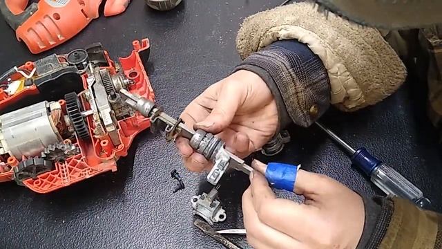 Black & Decker FS5500JS jigsaw disassembly & reassembly смотреть онлайн
