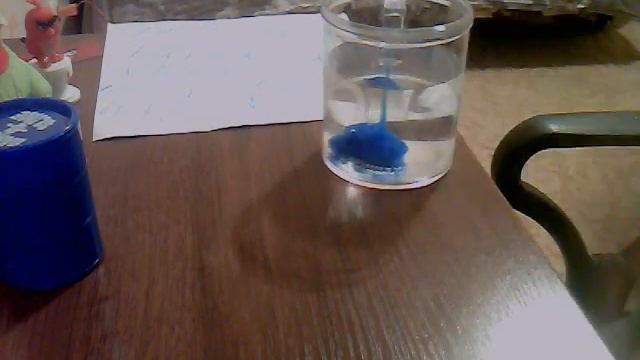 издиваюсь над лизуном за 100 рублей БОЛЬШОЙ КОНТЕЙНЕР