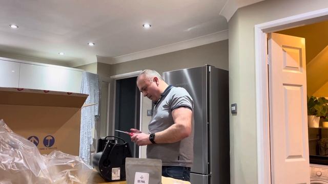 Eureka Helios 65 coffee grinder unboxing. смотреть онлайн