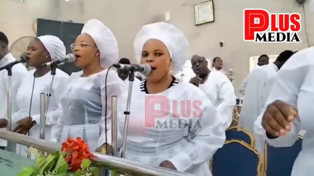 BEAUTIFUL BIDEMI KOSOKO ARRIVES HER CHILD NAMING CEREMONY IN CHURCH смотреть онлайн