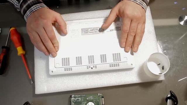 Tutorial- Tastatur, RAM, Festplattentausch Packard Bell DOT Netbook Open the Packard Bell Dot s смотреть онлайн