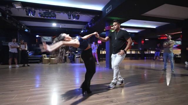 CUANDO SE ACABA EL PLACER - EPHREM J / ANTONI Y BELEN / Bachata Madrid The Host смотреть онлайн