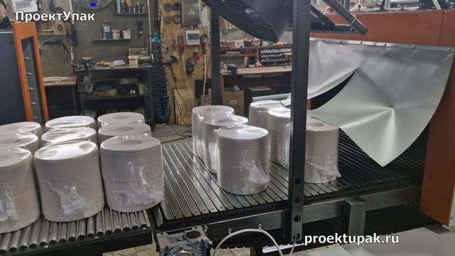 Упаковочная машина УМ-1 Автомат с боковыми ножами. Групповая упаковка салфеток в рулоне. смотреть онлайн