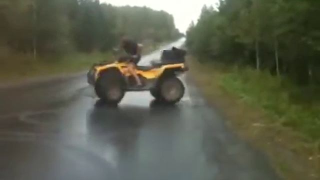 Can-Am Outlander 400 дрифт от школьника смотреть онлайн