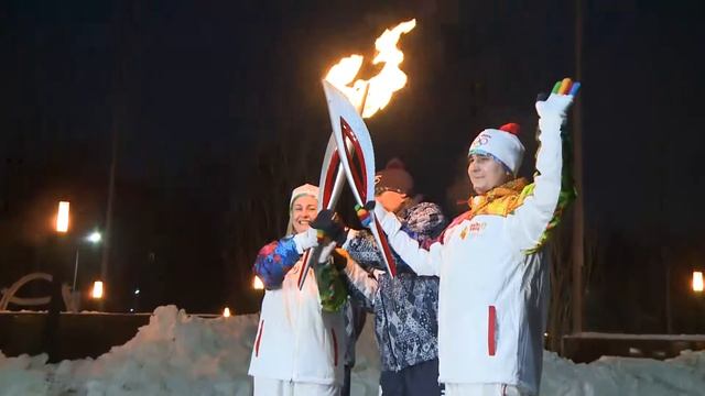 Эстафета Олимпийского Огня на территории Деревни Универсиады 30.12.2013 смотреть онлайн