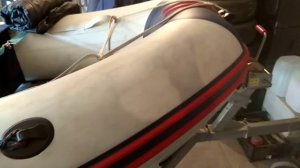 Чем смыть краску с лодки ПВХ.