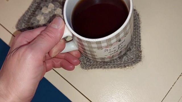 Снова новая жилетка! Переделка бабушкиного квадрата, из нового в новое))) смотреть онлайн