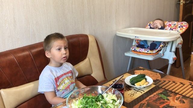 КАК ДЕРЖАТЬ САХАР В НОРМЕ, КОГДА БОЛЕЕШЬ смотреть онлайн