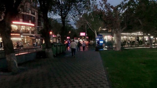 Walking tour, Yerevan, Armenia. a rainy evening. 4K 60fps смотреть онлайн