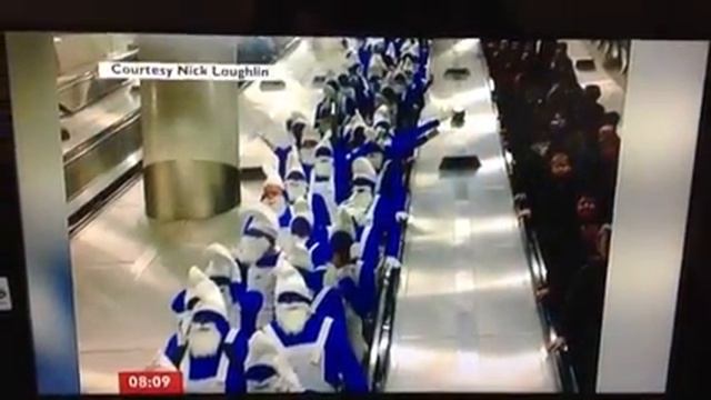 Pooly smurfs visit Charlton смотреть онлайн